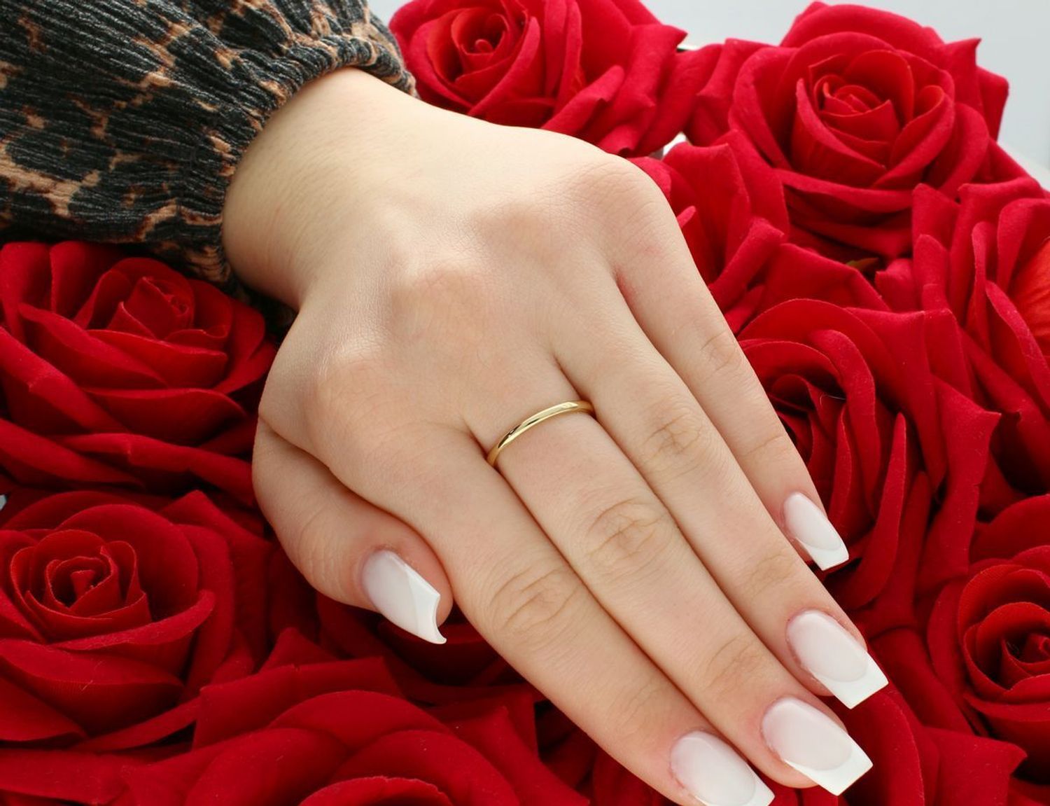 Złoty pierścionek damski 585 Blask diamentów.jpg